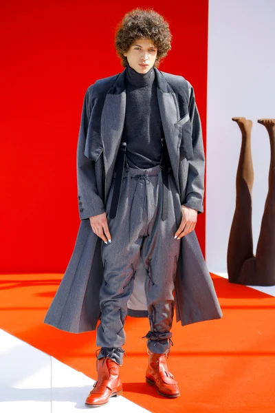 Look 15